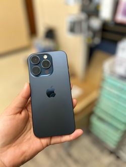 iPhone 15 pro UNLOCKED 128GB
