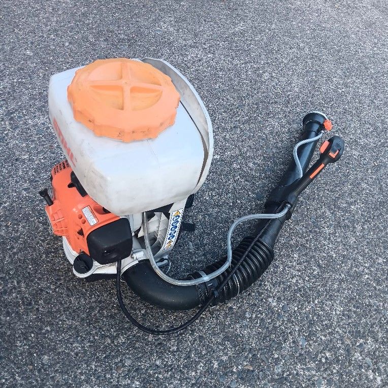 Stihl Sprayer Leaf Blower 🍃 SR200 Vgood Condition Runs Excellent. Many Other Tools. For Pick Up Fremont Seattle. No Low Ball Offers Please. No Trades