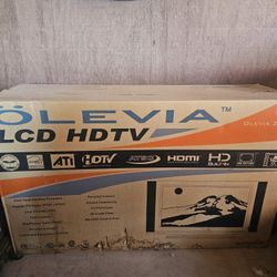 32 Inch  T.v. Year 2006 