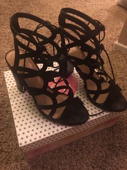 Black heels size 7