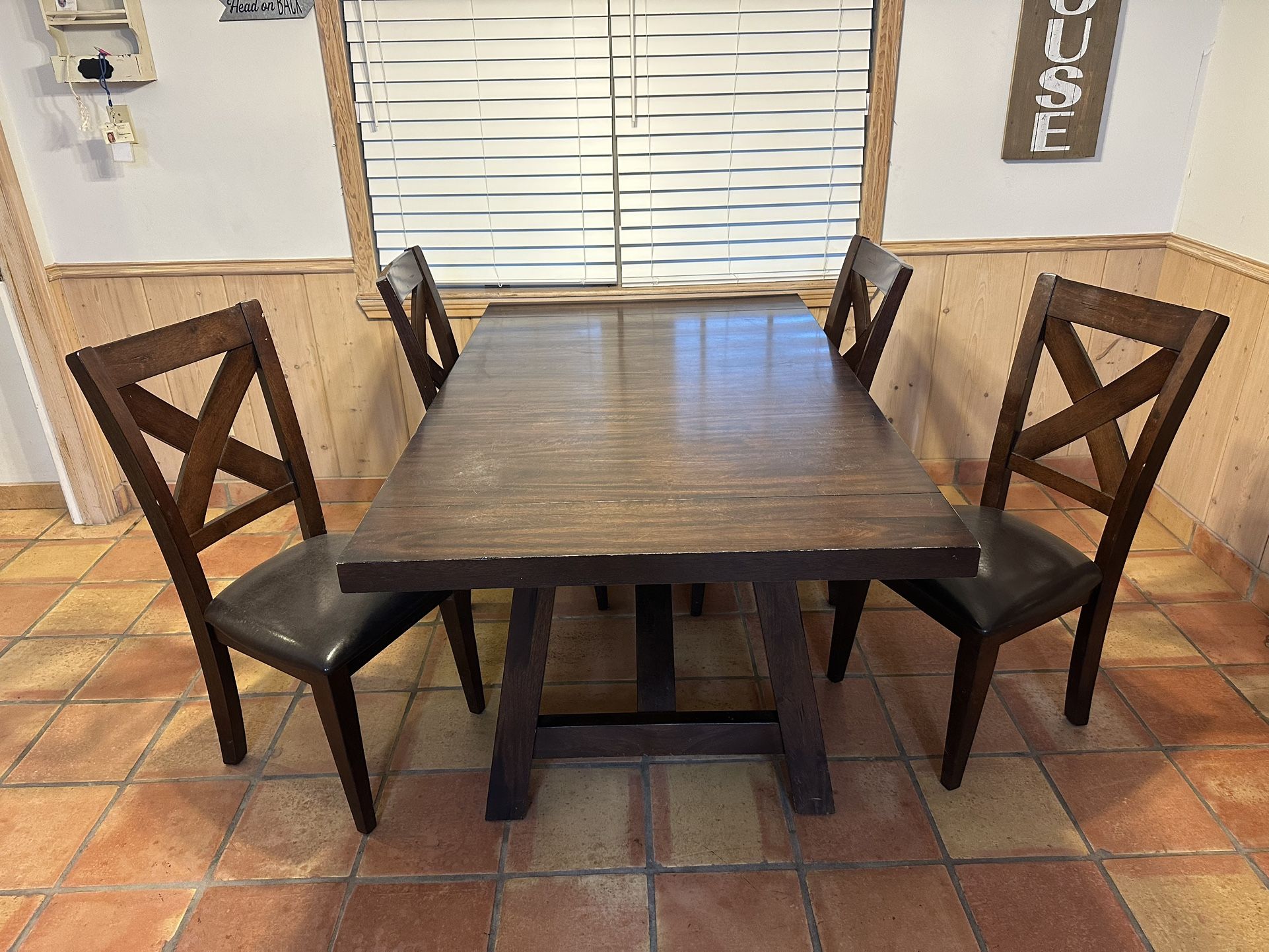 Kitchen Table (4 Chairs And Extender)