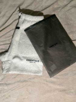 Essentials fear of god light oat
