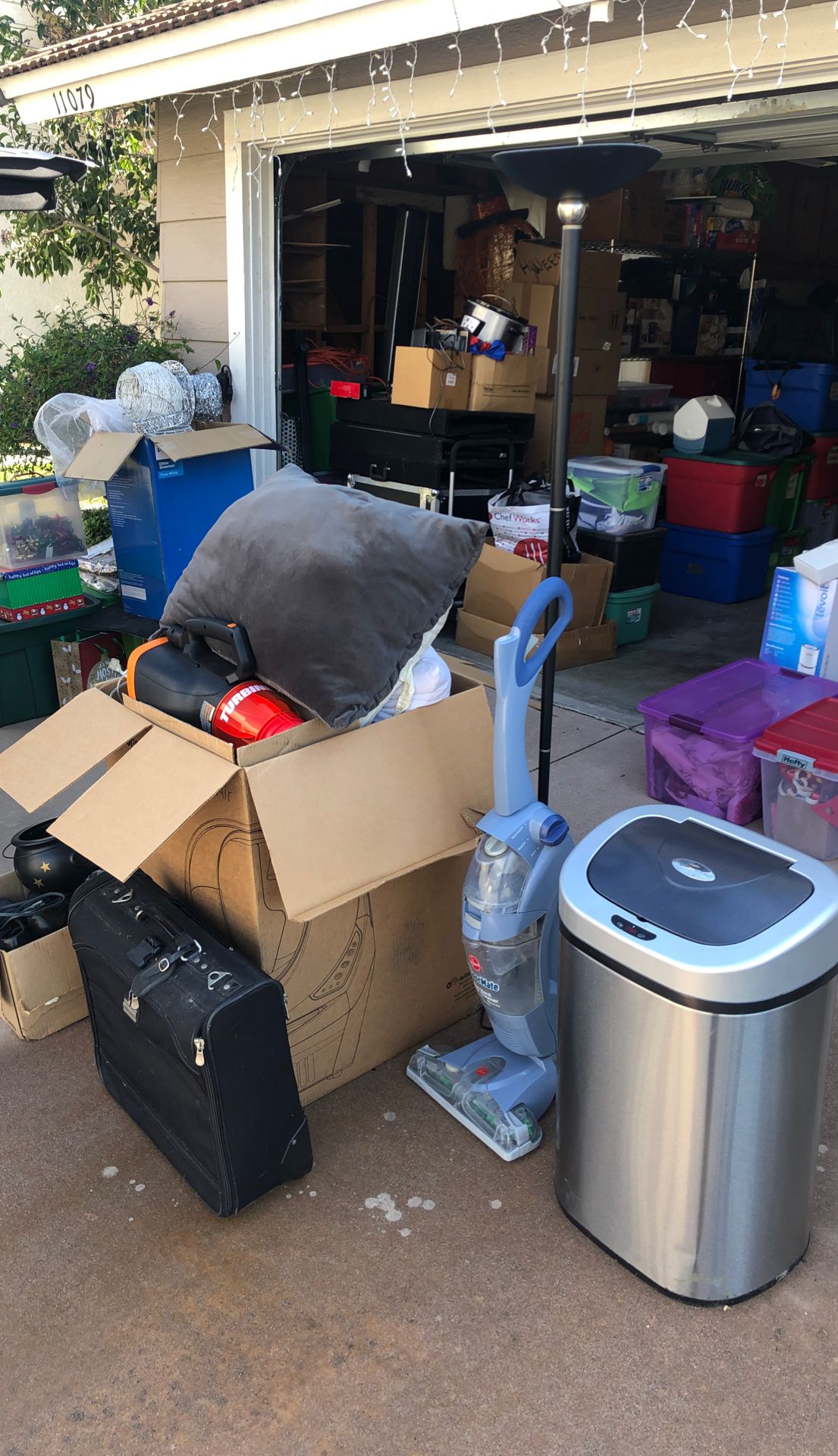 TAKE IT ALL FOR $20!!Floor Cleaner, Auto Trash Can, Suitcase, Tower Lamp and More!