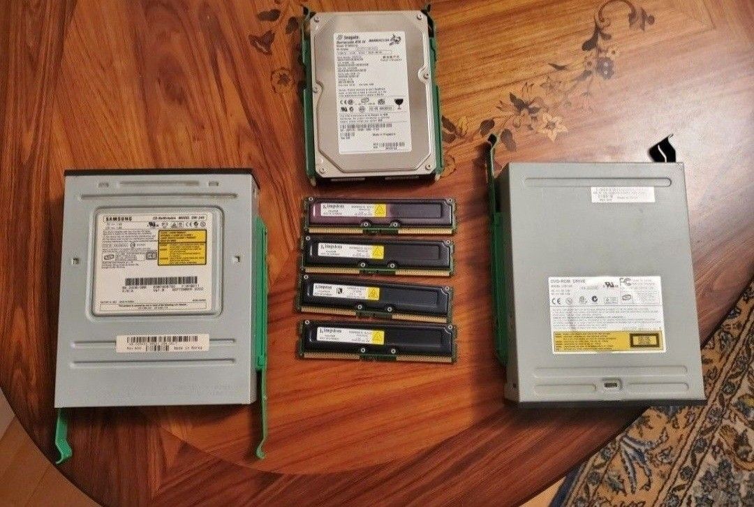 Computer RAM Memory, CD-Rewritable,80GB Hard Drive and DVD Drive