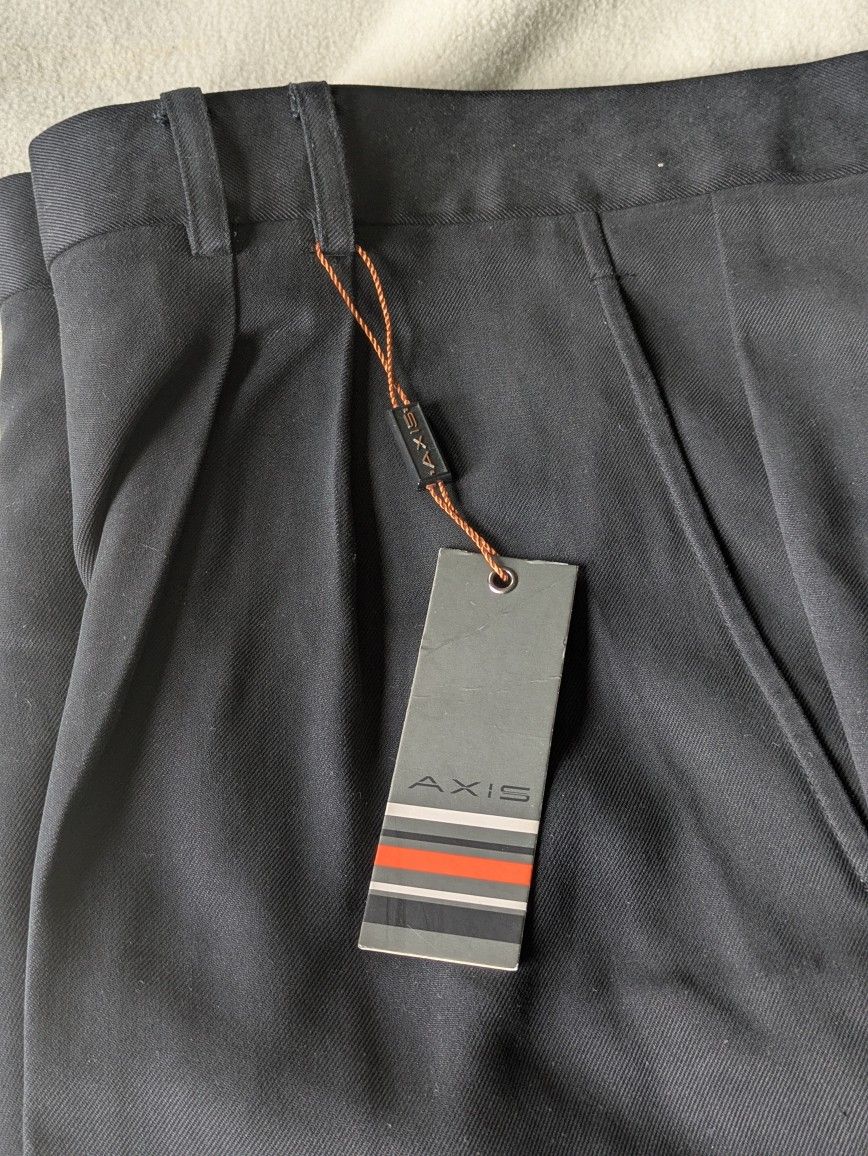 Axis Dress Pants Men’s Pleated Black ( Unhemmed)Size 42
100% Silk