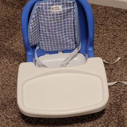 Infant/toddler portable booster seat