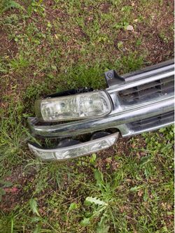 2002 Chevy Silverado 1500 grill and headlights