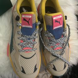 Women’s pumas