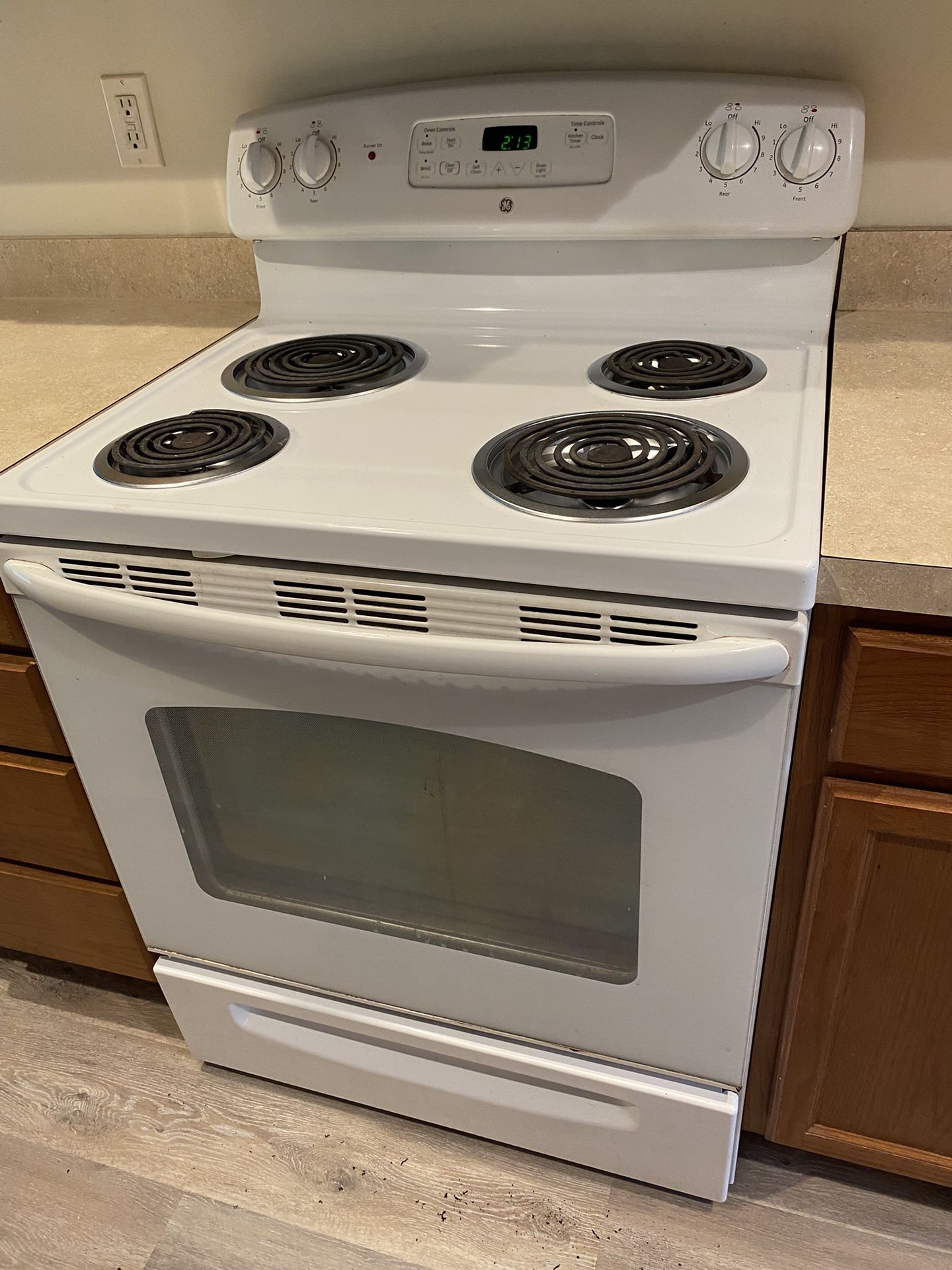 GE Self Cleaning Range Oven Stove