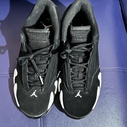 Jordan 14 -black & White Size 8