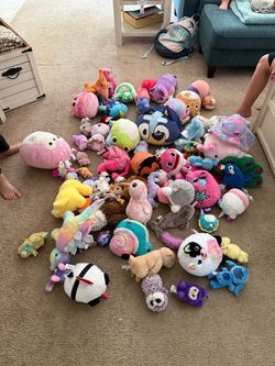 Stuffed animals (qty: 68) - Whole Lot for 1 price