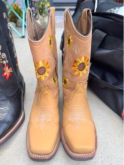 Boots for women size 7