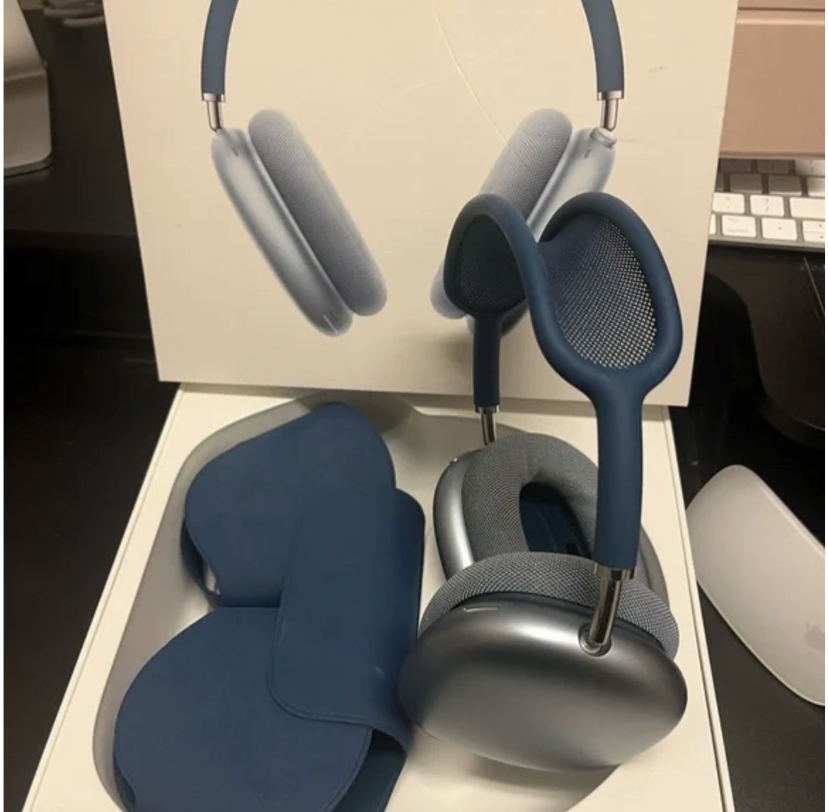 Air Pod Max Blue