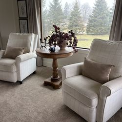 Pair of recliners