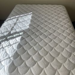 Serta Mattress Box Spring And Frame.  Full Size Like New
