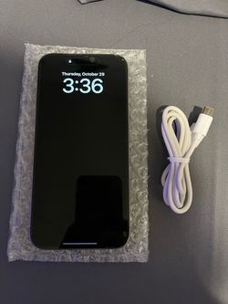 iPhone 15 Pro Max - 256GB - UNLOCKED!