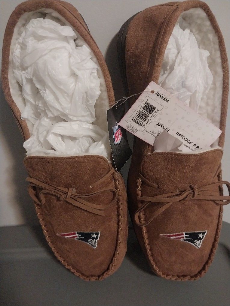 New Men's Moccasin Suede New England Patriots Lounge Slippers Size Extra Large