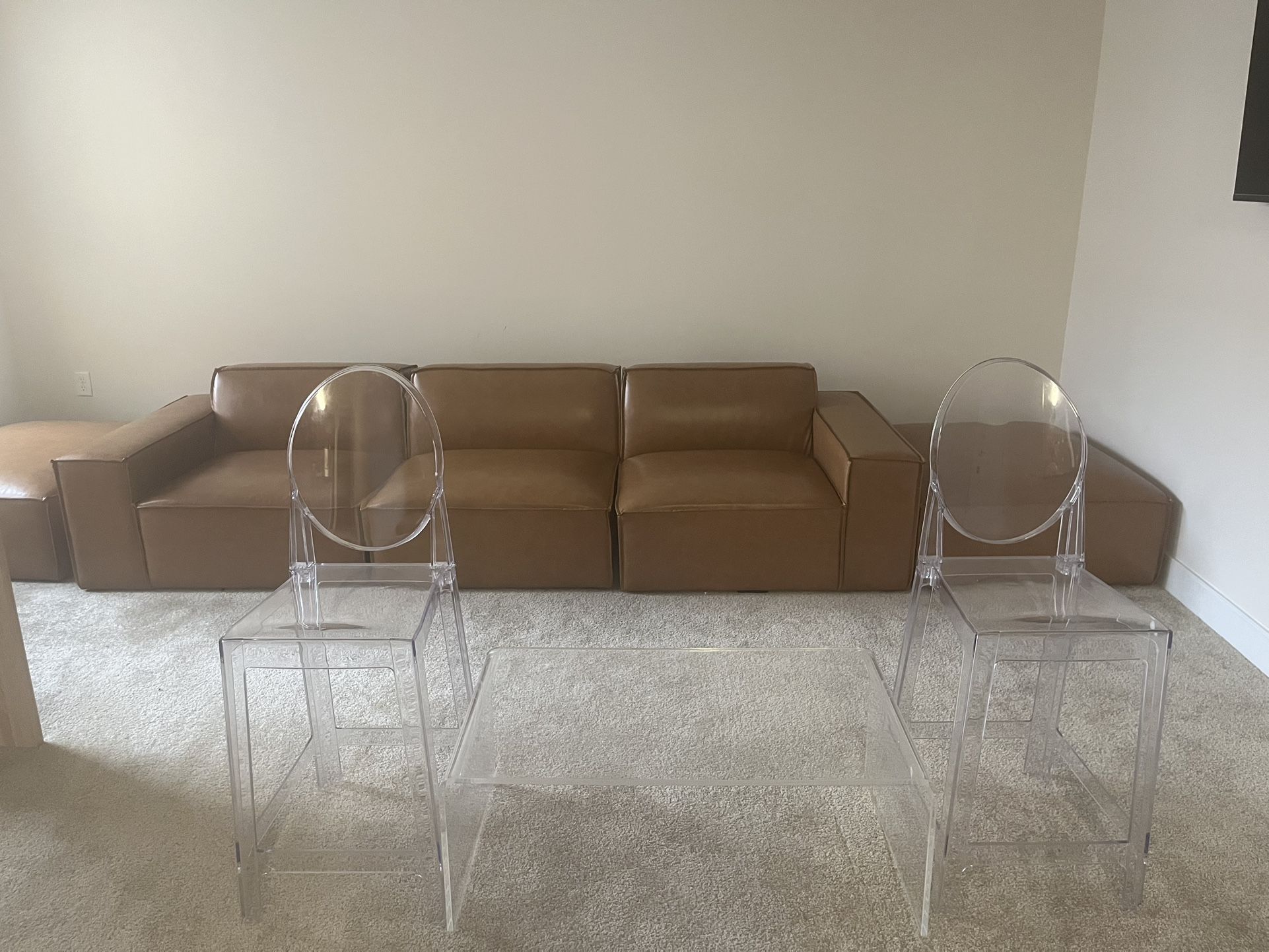 Acrylic Coffee Table With High Top Bar Chairs.