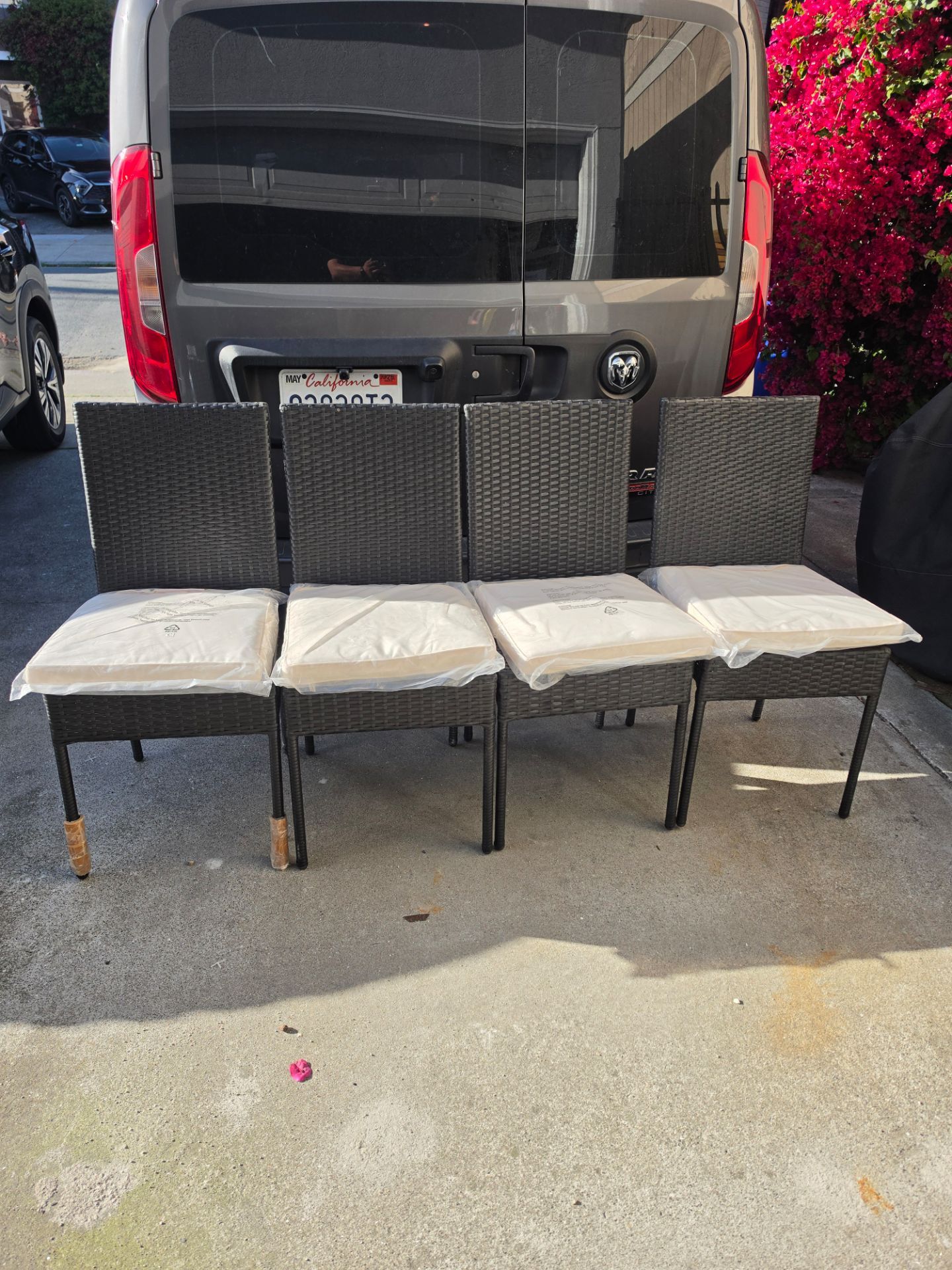 Sillas para patio nuevas $80 obo