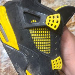 Jordan 4 Yellow Thunder
