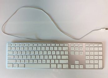 Apple Wired USB Keyboard with Numeric Keypad