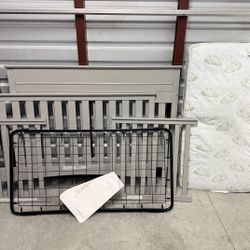 Delta Children Skylar 4-in-1 Convertible Crib