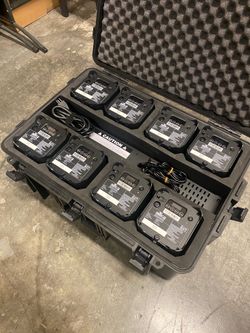 CHAUVET DJ Freedom Par H9 IP Wireless Uplights with Charging Transport Case (8-Pack)