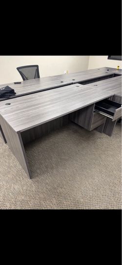 Office desks & chairs