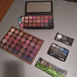 Bundle Of Eyeshadow palettes!