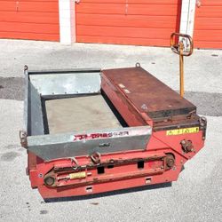 Toro Top Dresser Sand Spreader