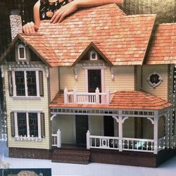 Bellingham Farmhouse Doll House 