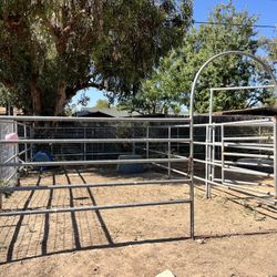 12 Foot Galvanized Pipe Horse Gate