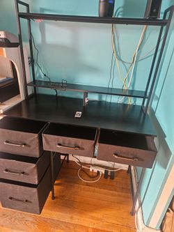 Computer desk