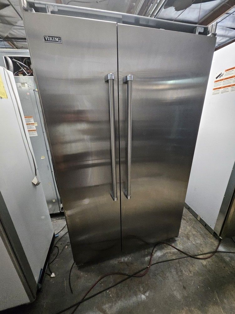 48" VIKING BUILT IN STAINLESS STEEL REFRIGERATOR 