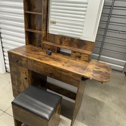 Make Up Table With Mirror With Outlets And Chair -$145