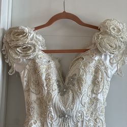 Victorian Style  Wedding Dress + Veil + long train 