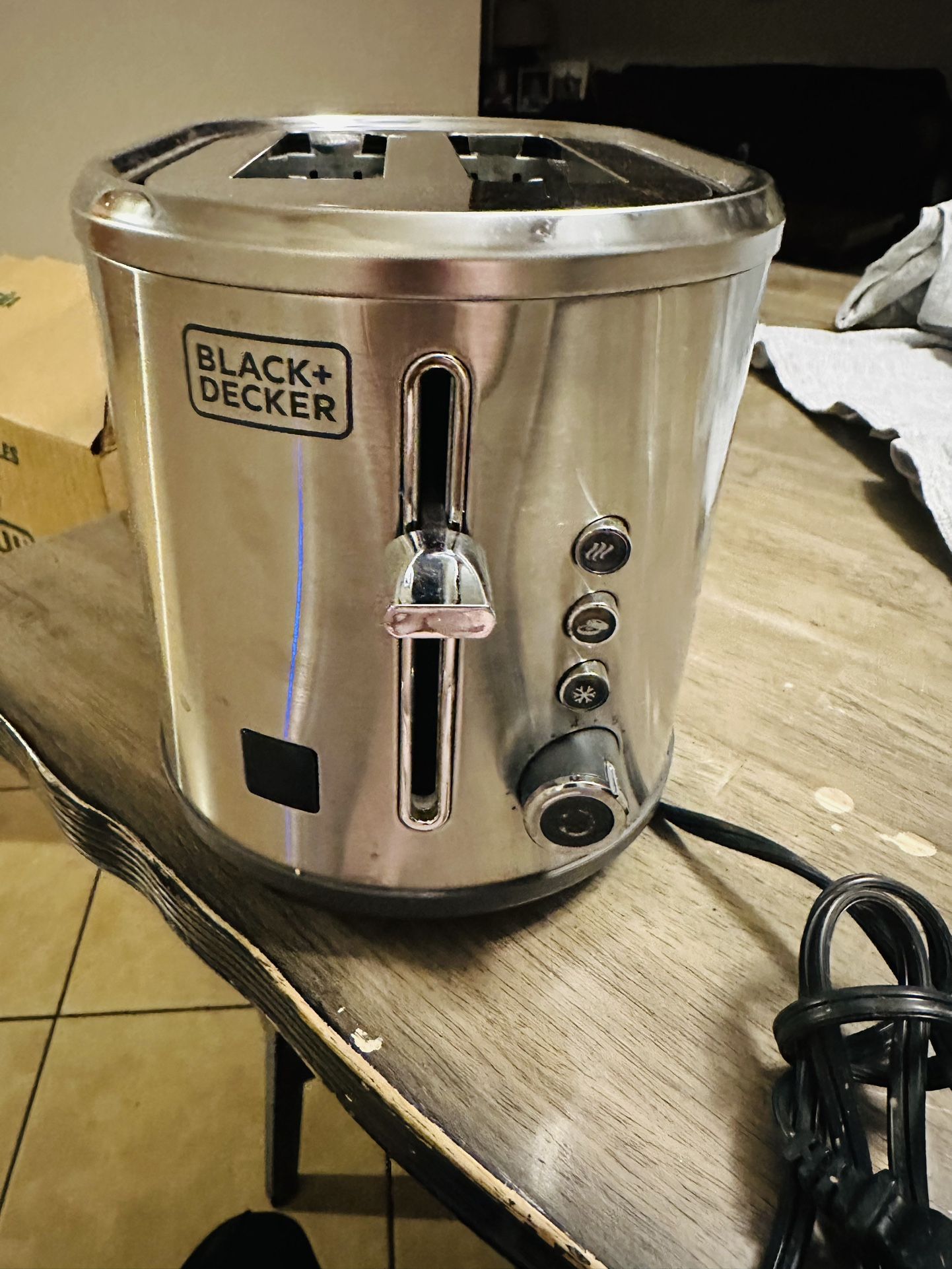 BLACK AND DECKER TOASTER PERFECT CONDITION FIRM PRICE