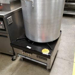 Used Equipment 24"L Manual Pot Stock Range With Pot