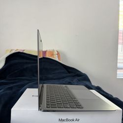 Macbook (2020)