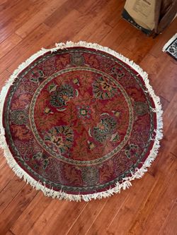 Round Floral Area Rug with Fringe