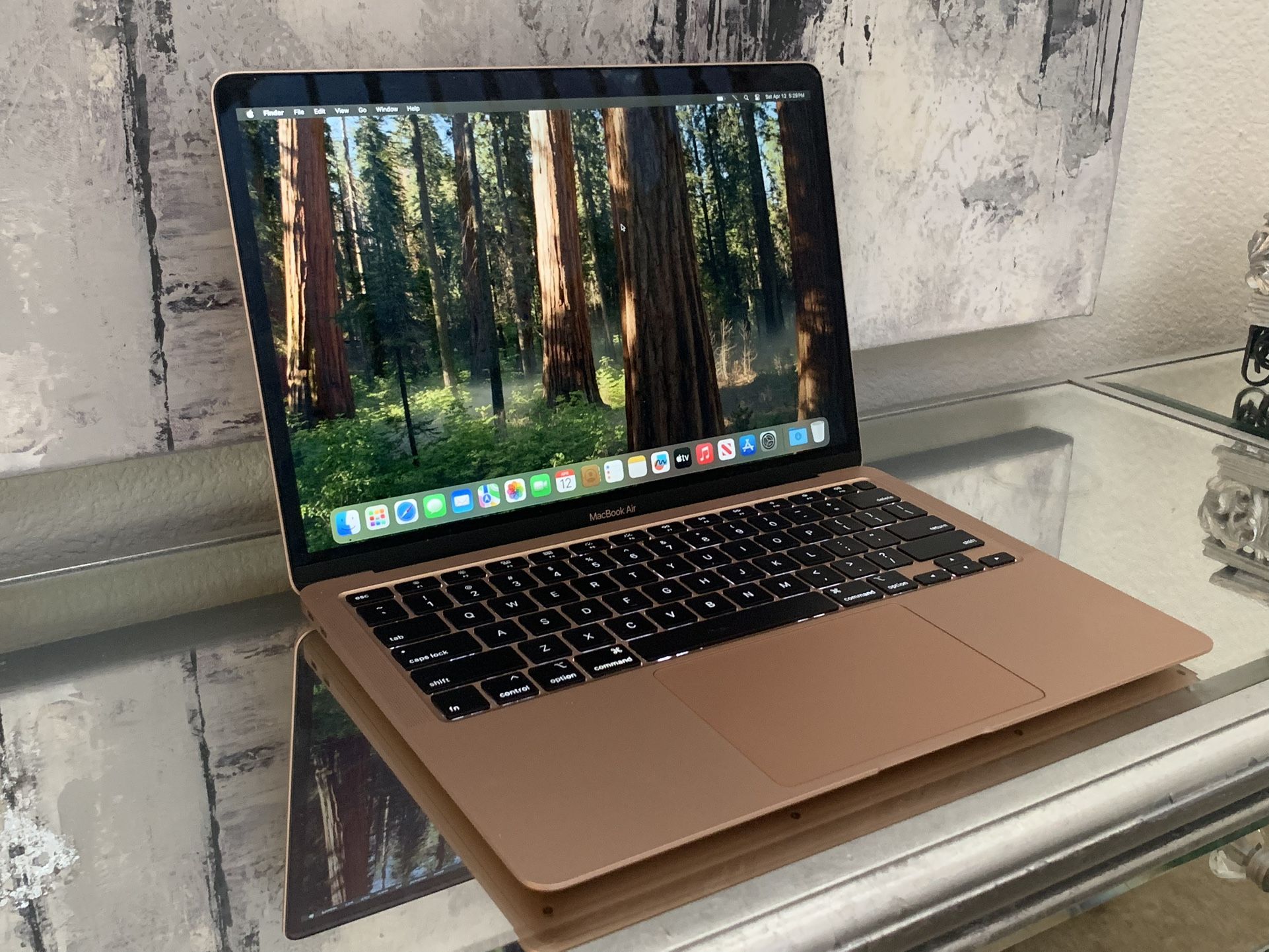 2020 Apple MacBook Air 13” 1.1Ghz i5 256GB SSD ‘ LOGIC Pro & Adobe Photoshop