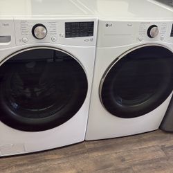 New  Set Washer And Gas Dryer  L G 