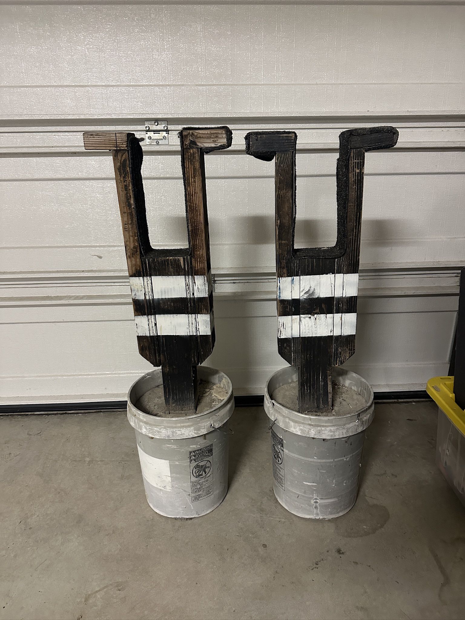 Surfboard shaping stands