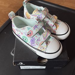 New toddler converse
