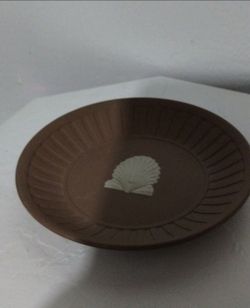 WEDGWOOD JASPERWARE BROWN SHELL PIN FISH 4.5" - E1000