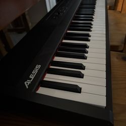 Piano/Keyboard