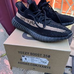 Yeezy 350 V2 Core Black Copper *read description*