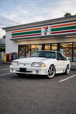 1990 Ford Mustang