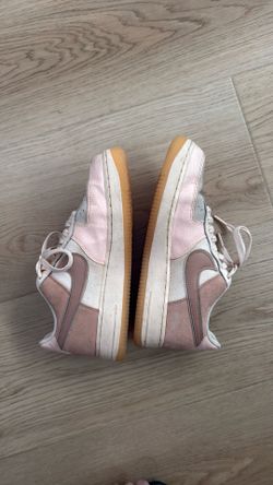 Nike Air Force pink limited edition