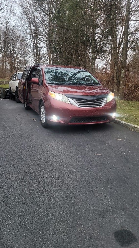 2014 Toyota Sienna